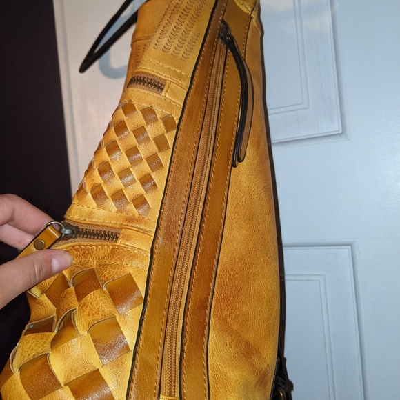 Vegan leather backpack - Picture 3 of 9